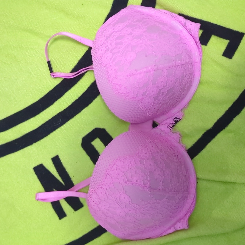 Victorias Secret 36D Very Sexy Plunge Bra NWT and panty set